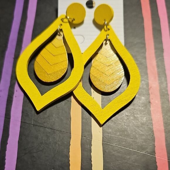 Yellow Geometric Earrings - Picture 1 of 2